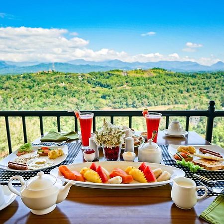 Romance Hills Hotel Канді Екстер'єр фото