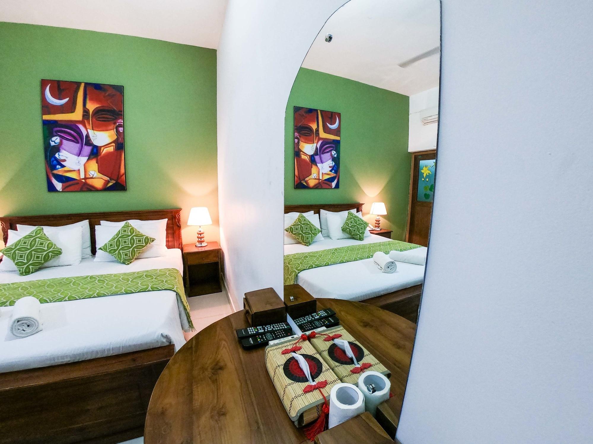 Romance Hills Hotel Канді Екстер'єр фото