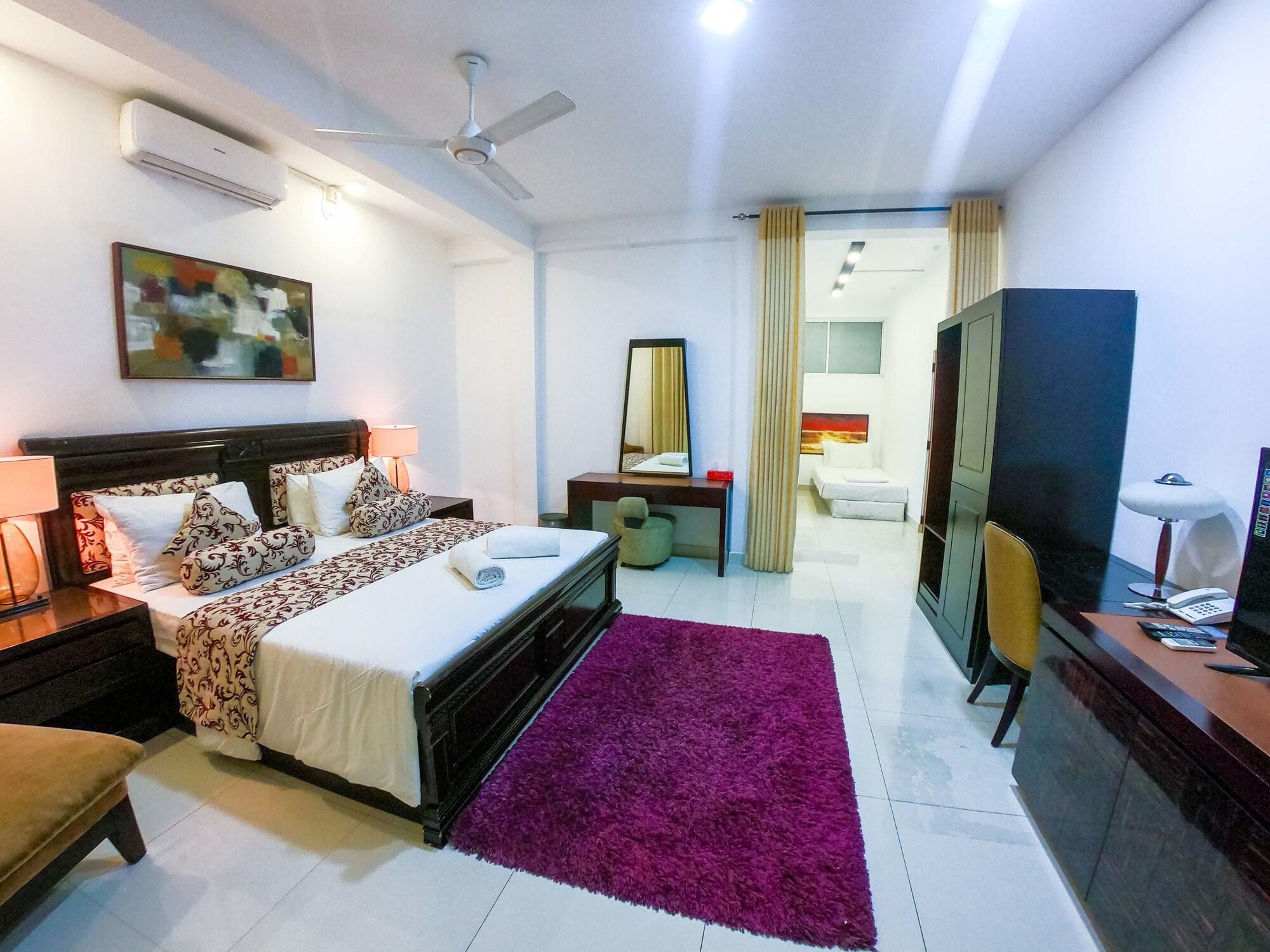 Romance Hills Hotel Канді Екстер'єр фото