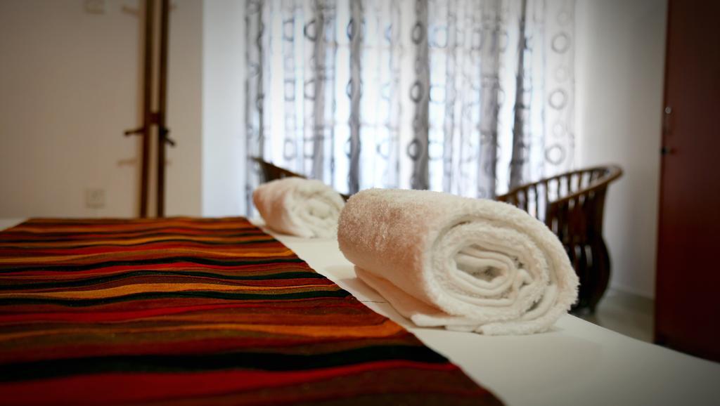Romance Hills Hotel Канді Екстер'єр фото