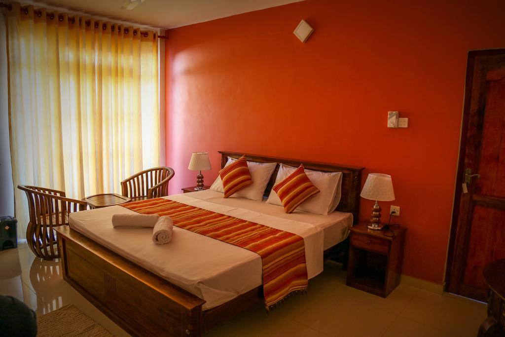 Romance Hills Hotel Канді Екстер'єр фото