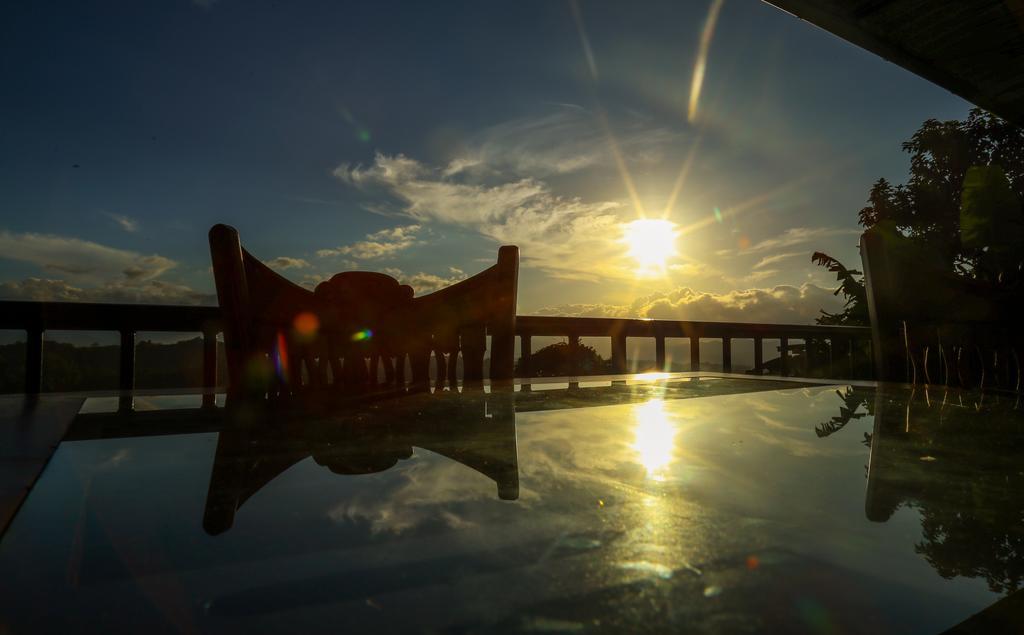 Romance Hills Hotel Канді Екстер'єр фото