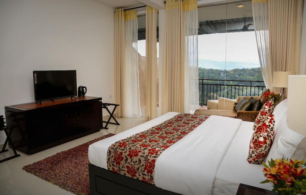 Romance Hills Hotel Канді Екстер'єр фото