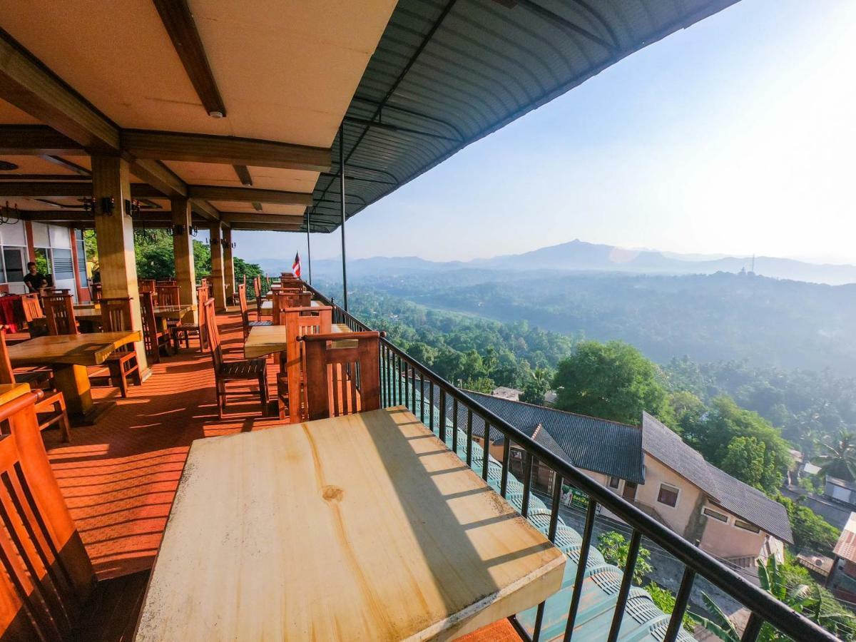 Romance Hills Hotel Канді Екстер'єр фото